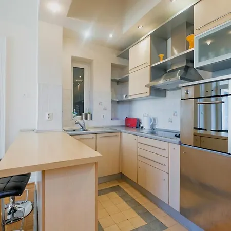 Central Apartment Apartment Belgrade